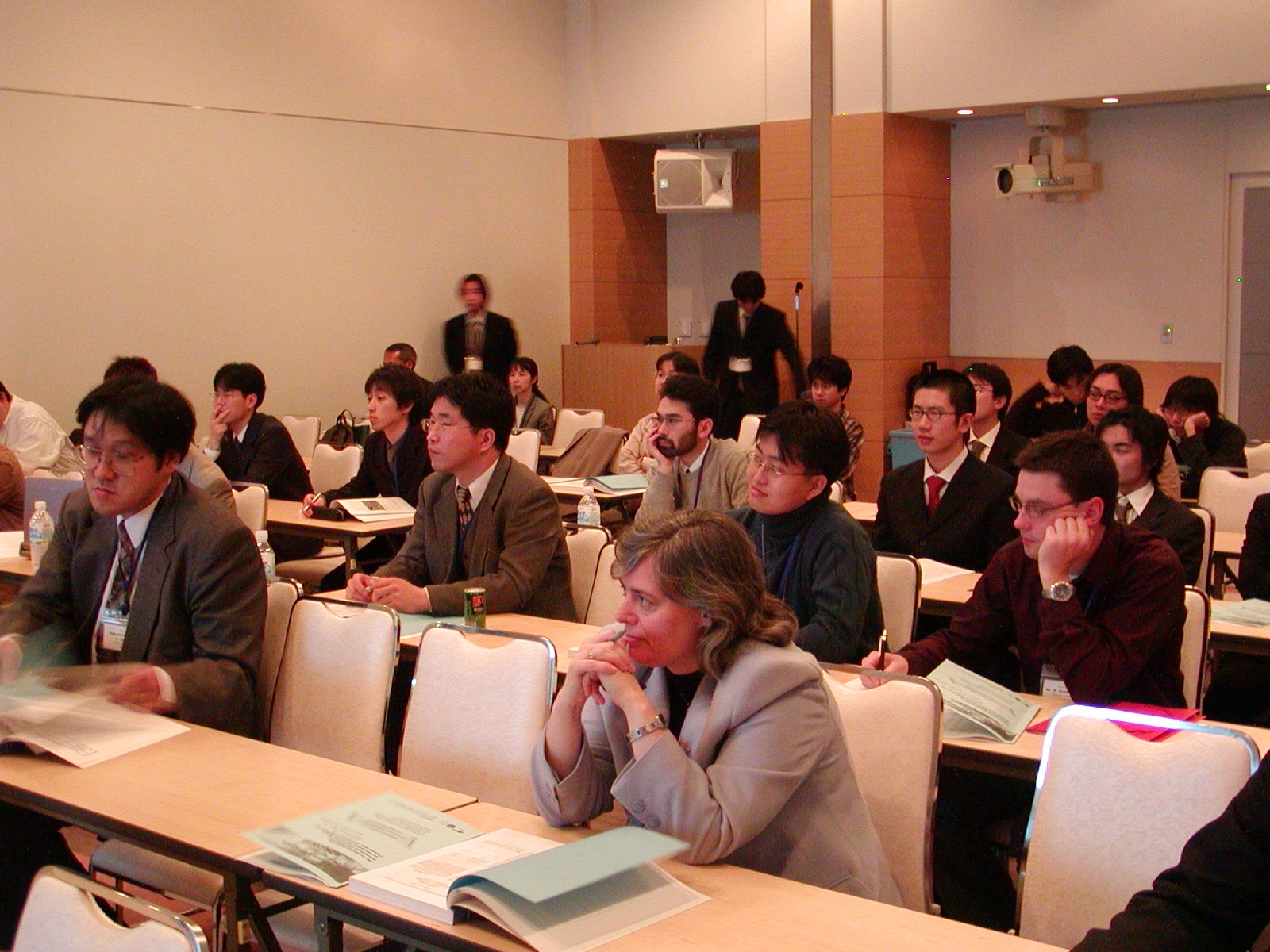 009hall01.JPG