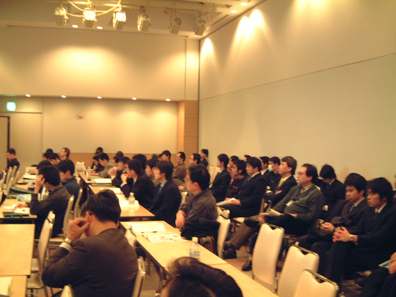 005hall02.JPG