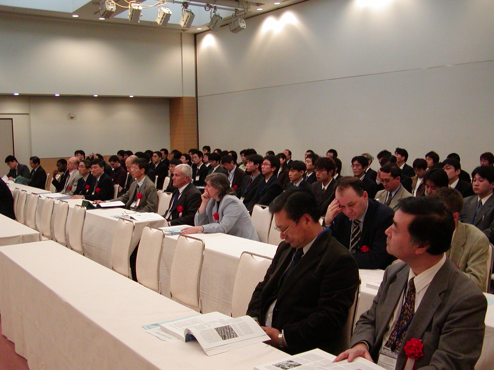 006hall01.JPG