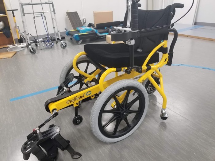 足こぎ車椅子1