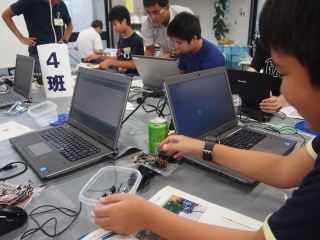 ４班